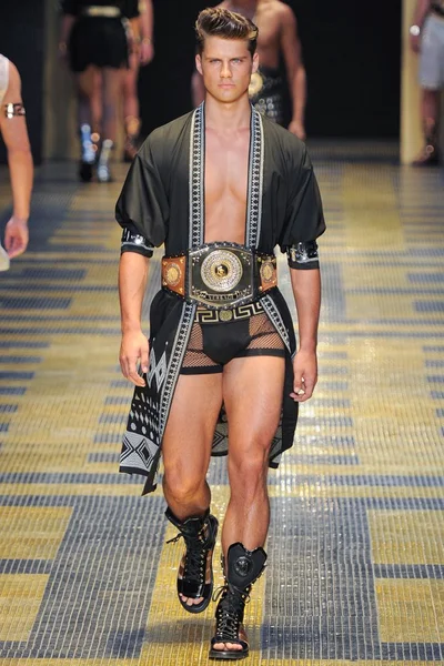 Look 4